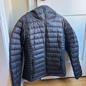 Patagonia women’s Black Hooded Down Puffer Jacket